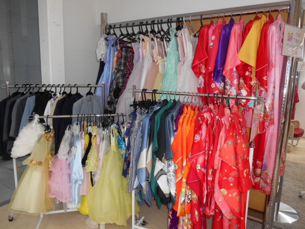 洋装衣裳もいっぱい